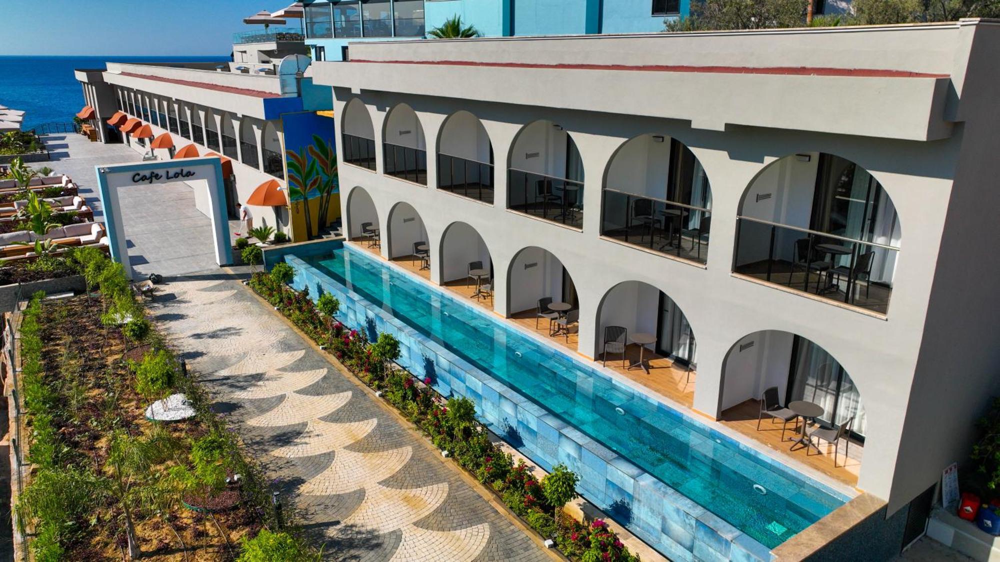 Ada Port Adults Only Otel